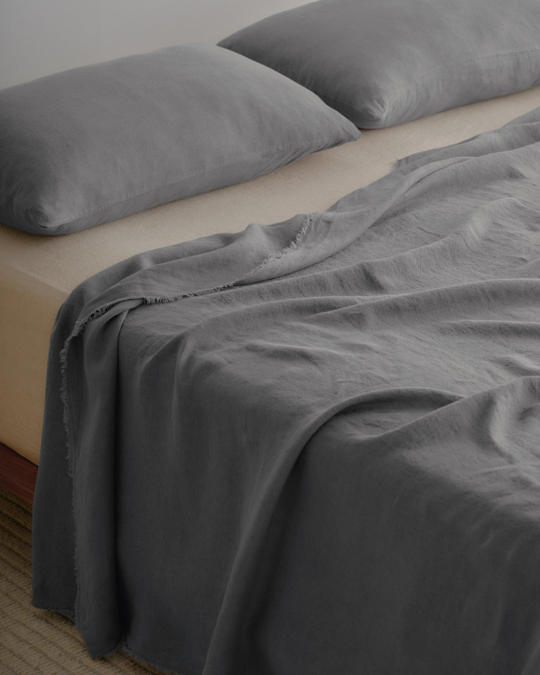 The Surprising Health Benefits of Sleeping in Pure Linen