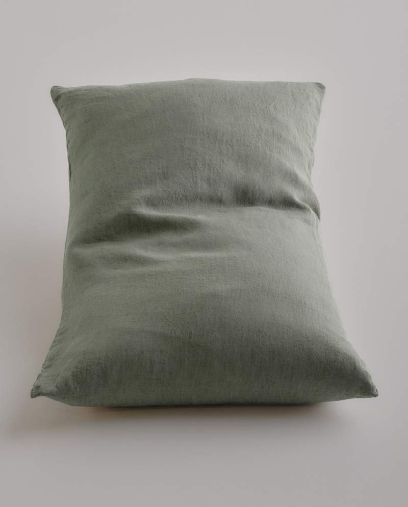 A Masterclass in Pillows