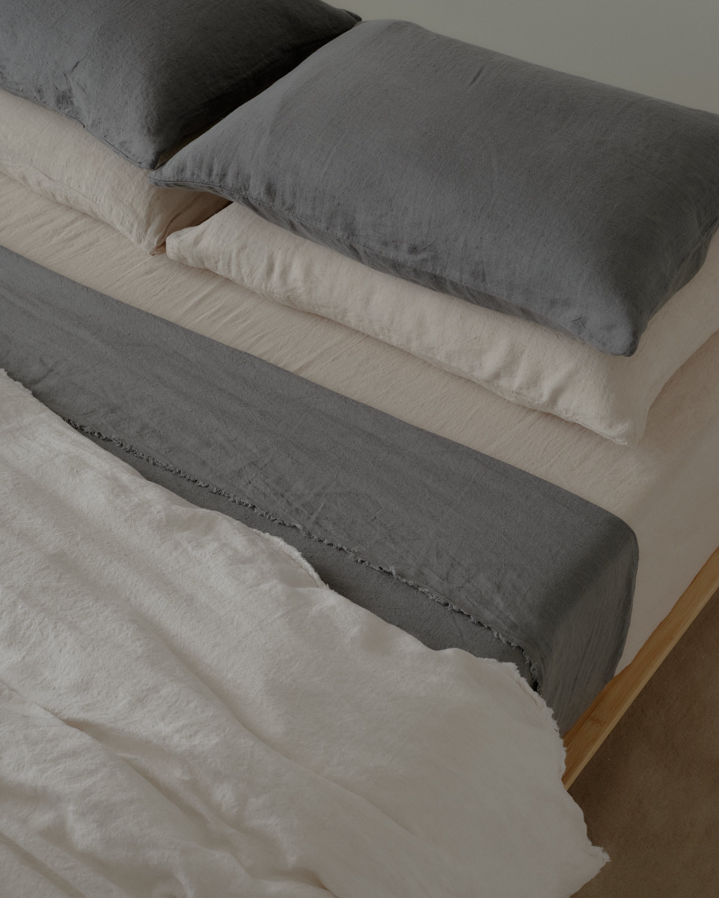 Basix Linen Fitted Sheet - Sable