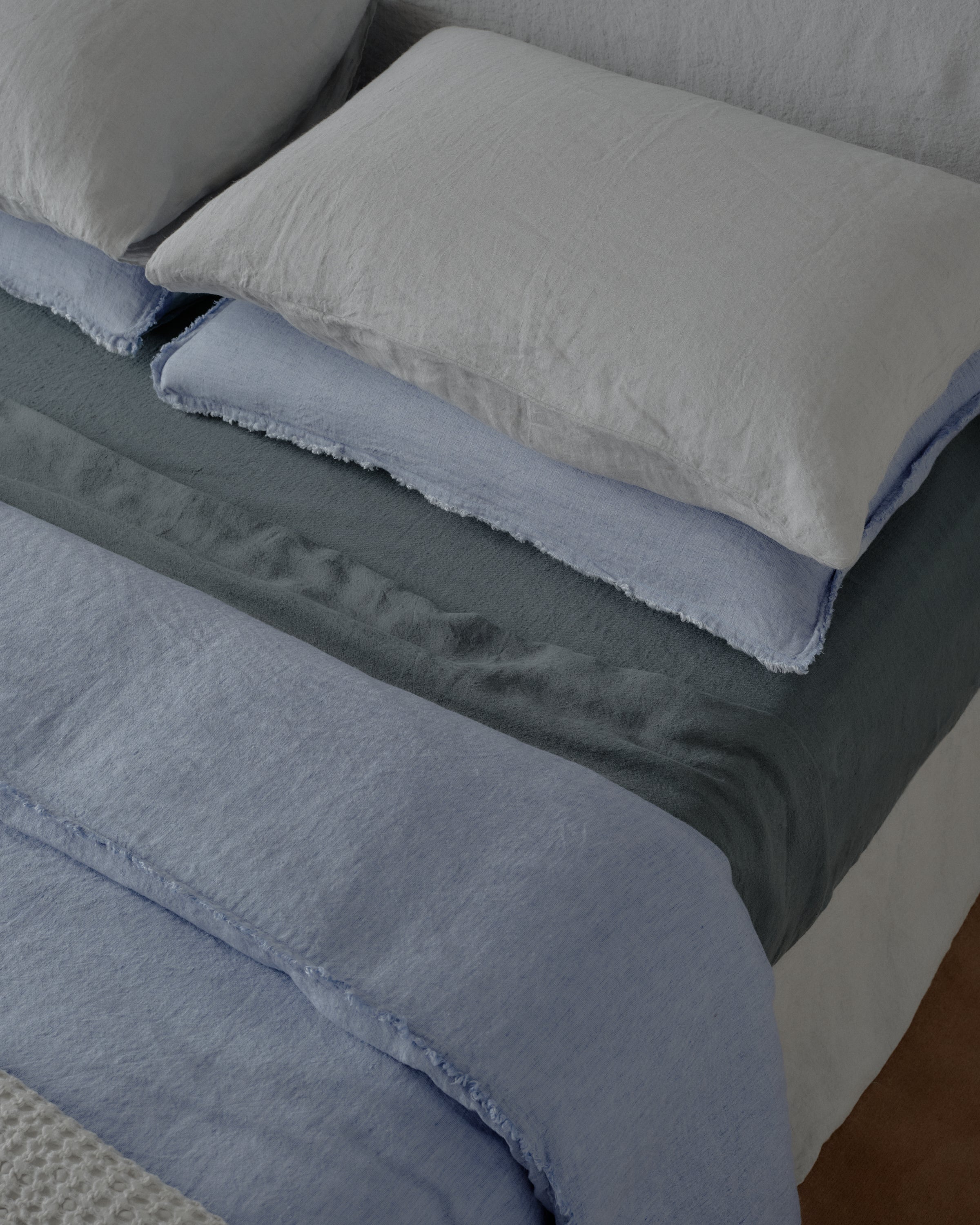 Basix Linen Fitted Sheet - Fonda