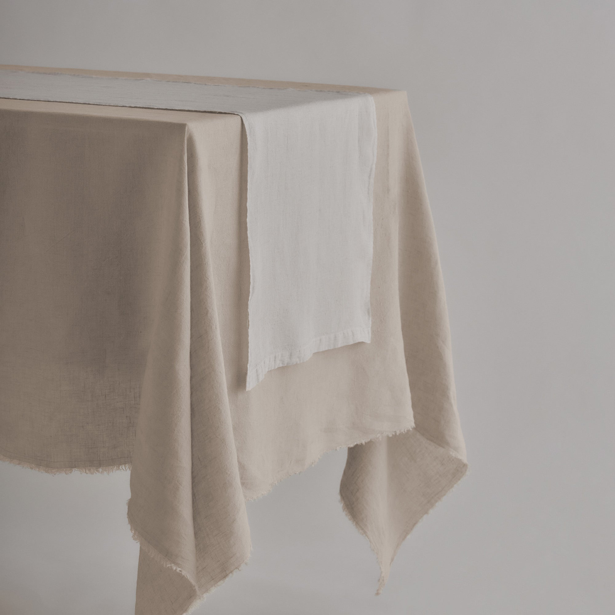 Basix Linen Table Runner - Petra