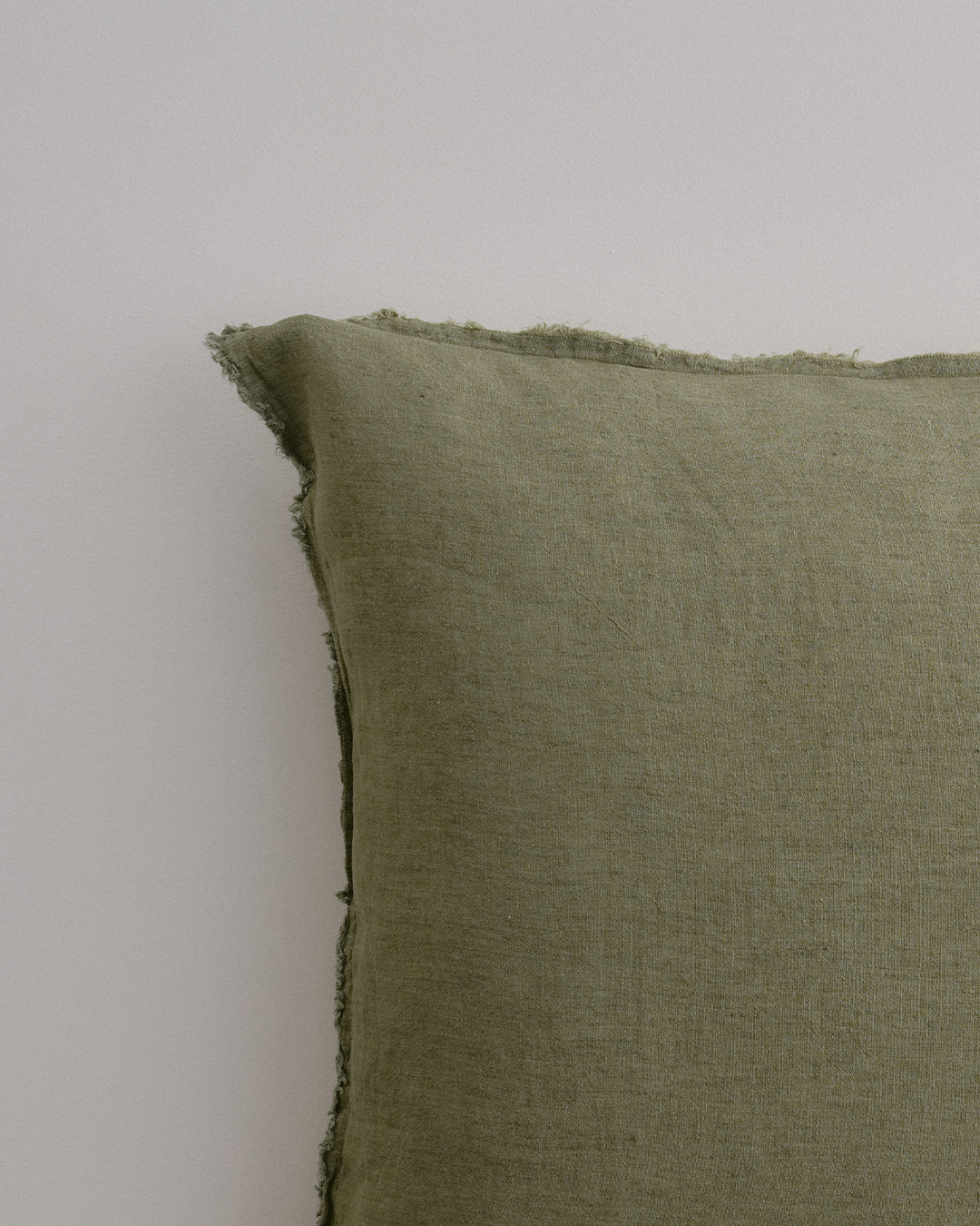 Flocca Linen Cushion - Armee