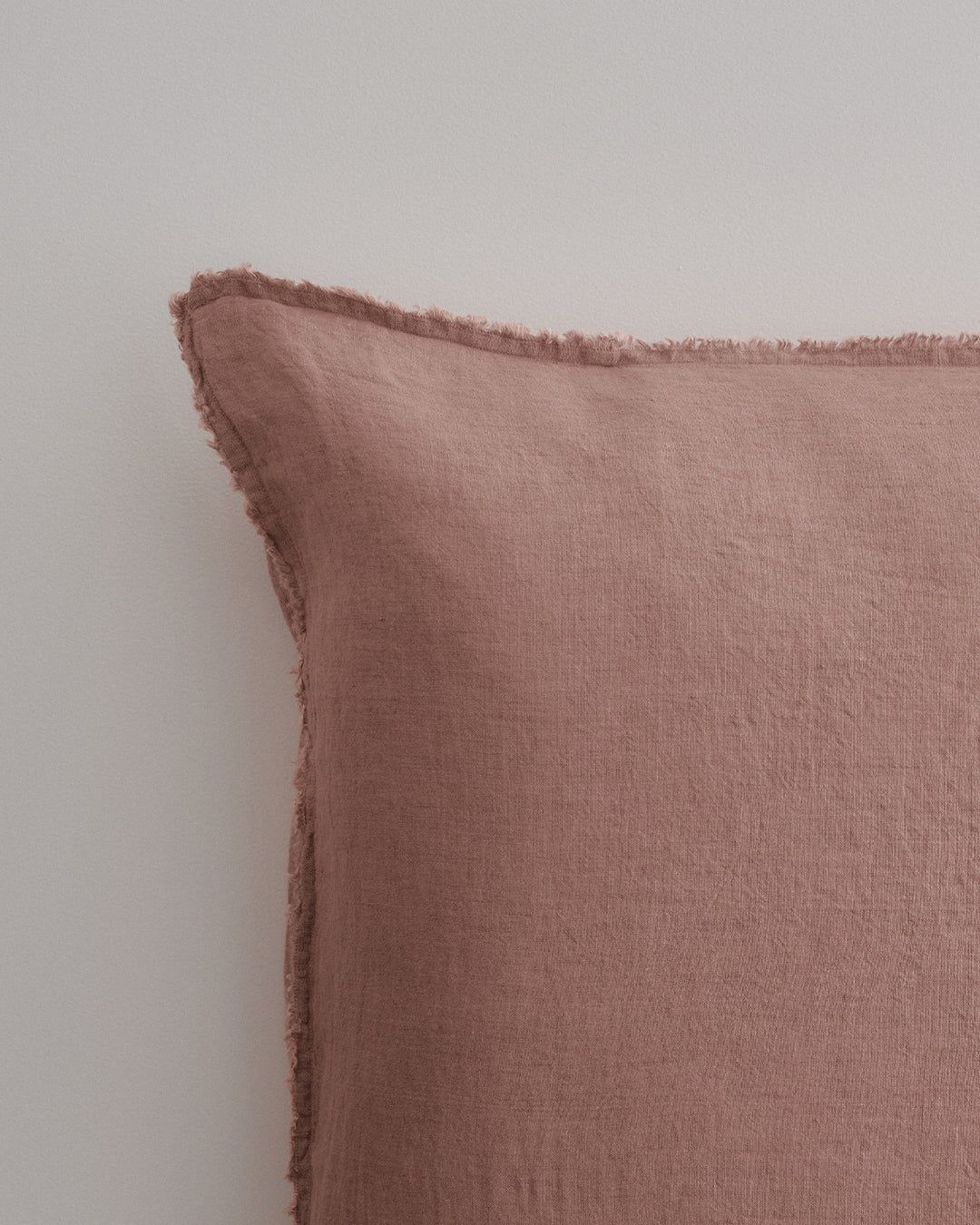 Flocca Linen Cushion - Rosa