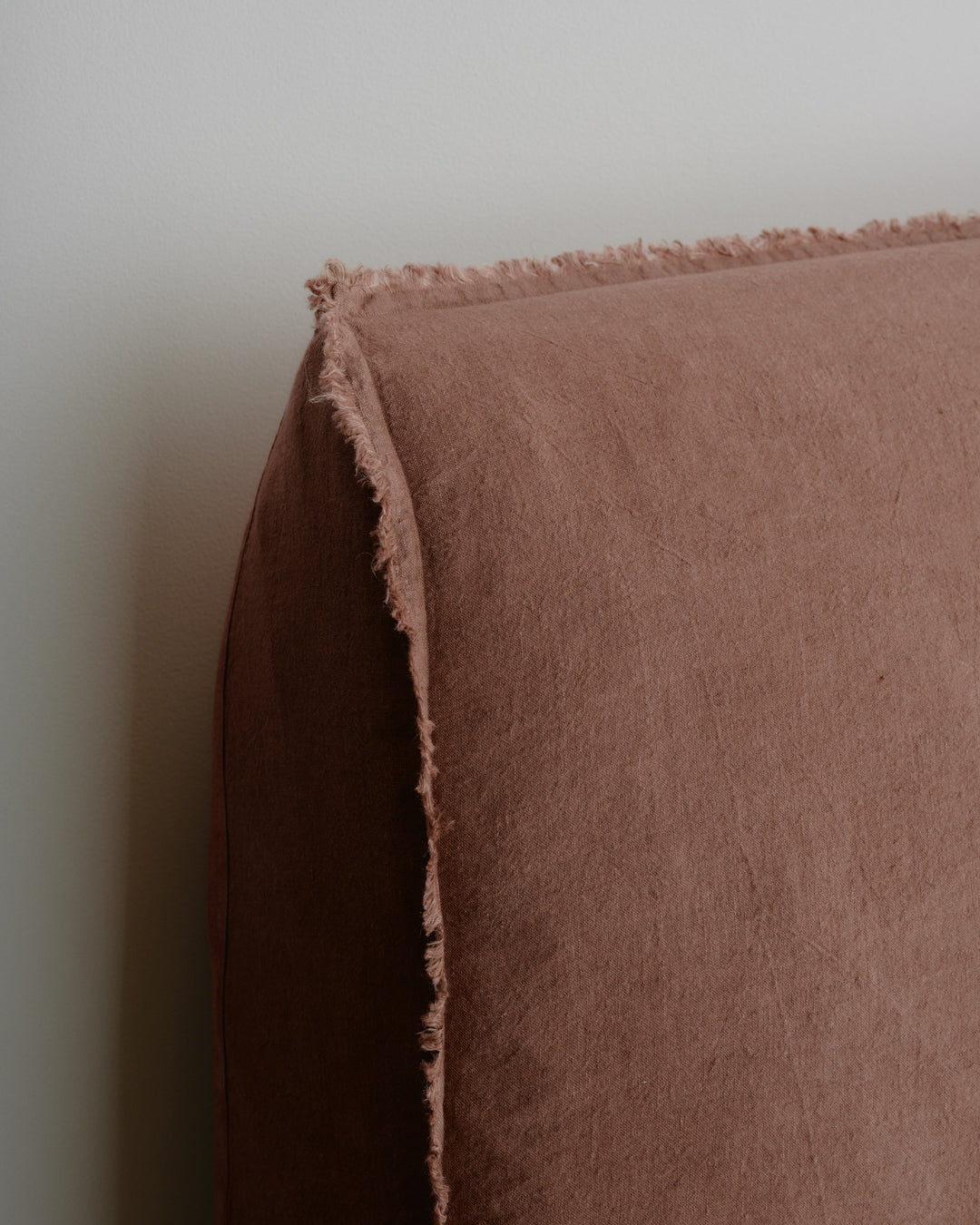 Short Linen Bedhead | Muted Mulberry