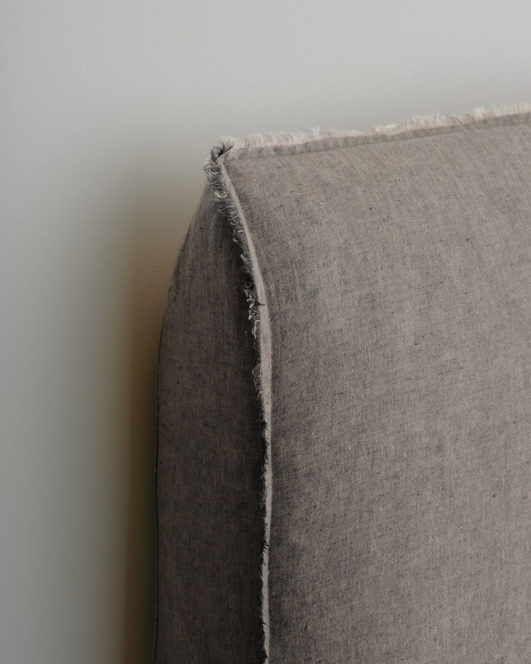 Short Linen Bedhead | Muted Black