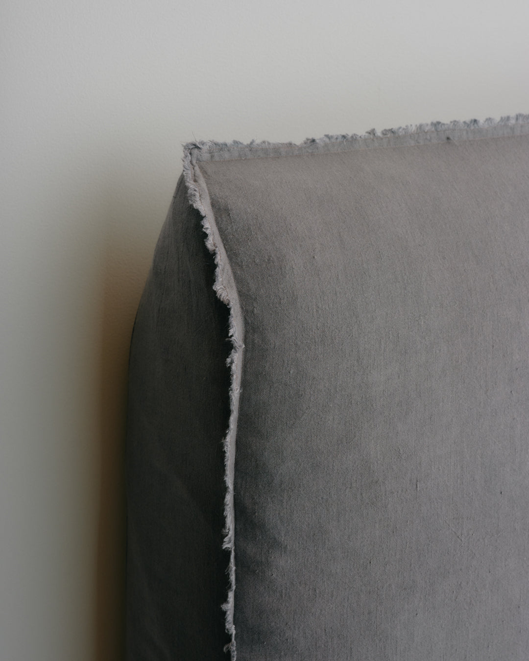 Short Linen Bedhead | Charcoal Grey