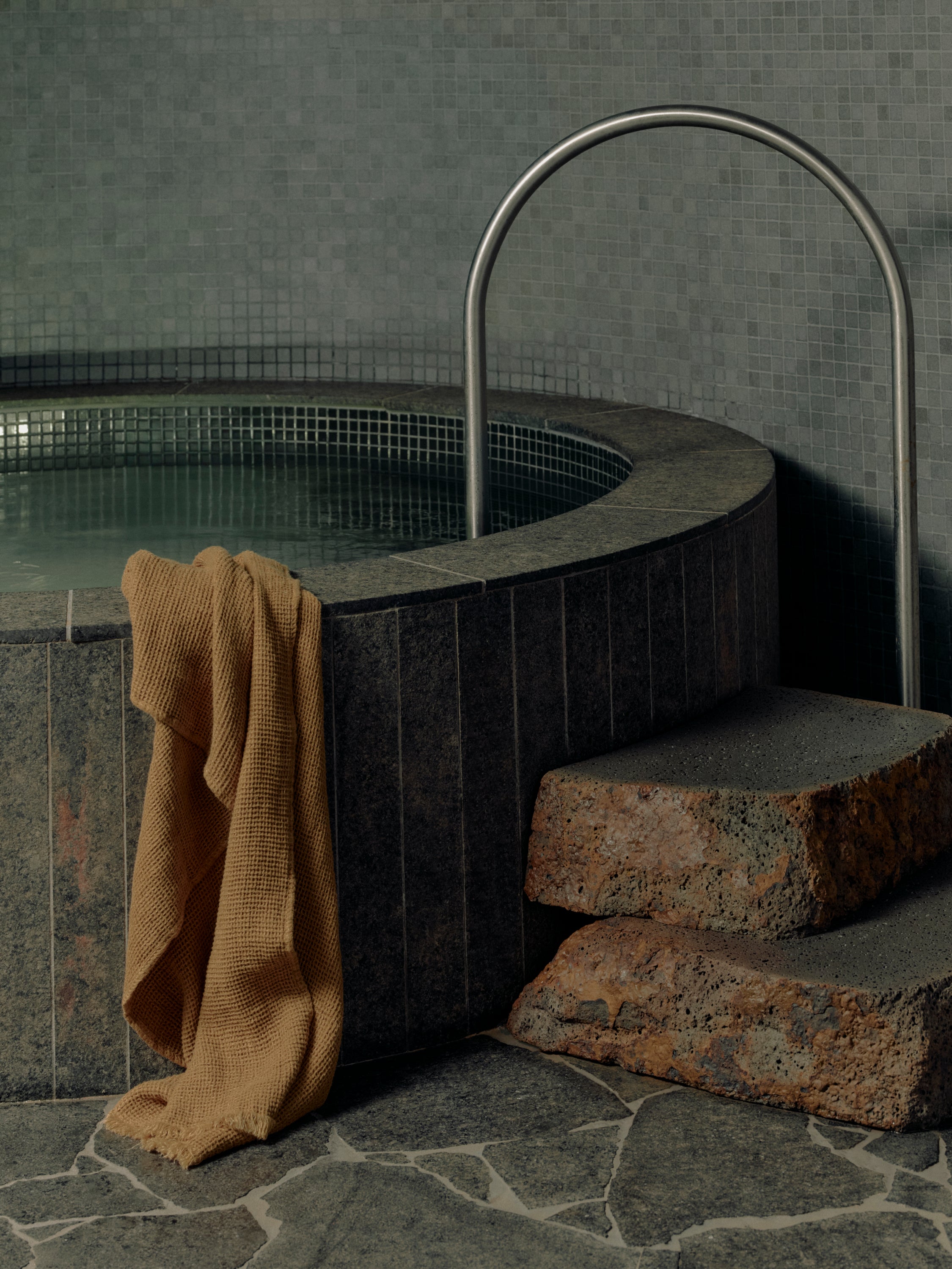 Flocca Linen Bath Towel - Russo
